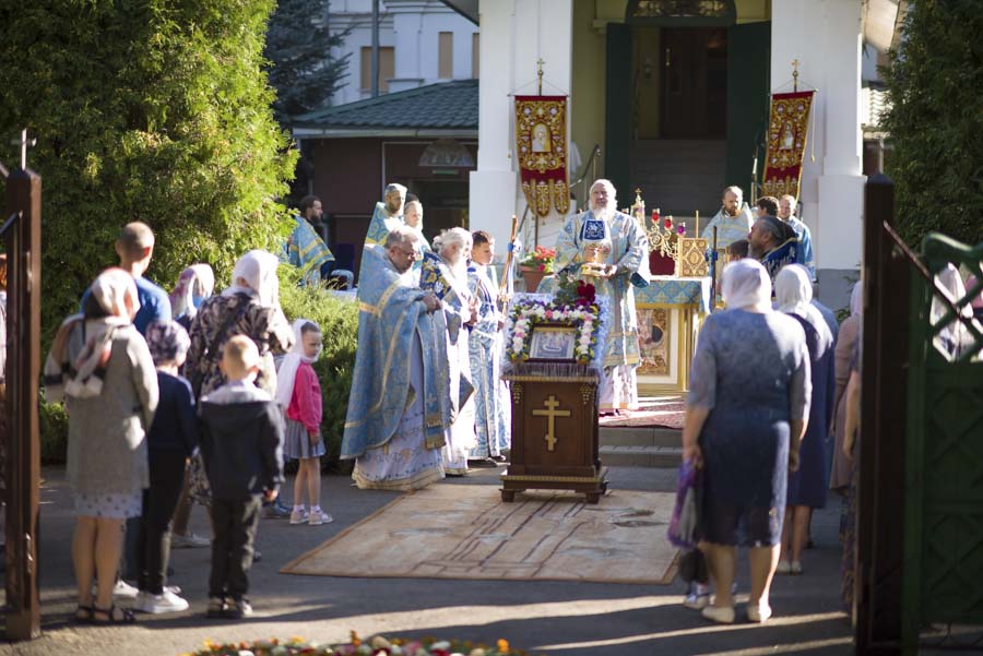 Гомель храм у озера